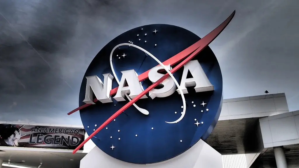 How did elon musk make spacex?