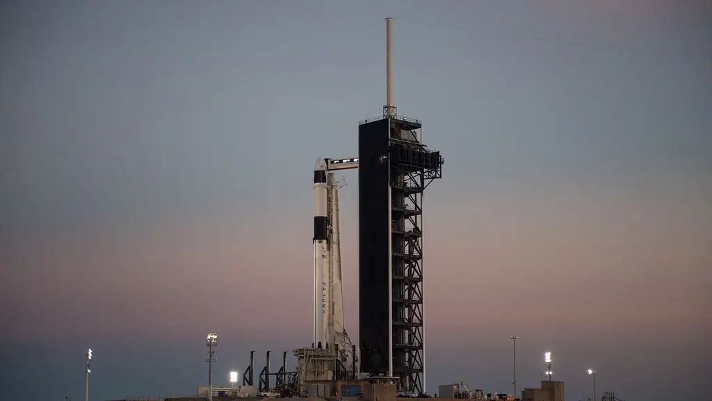 Did elon musk design the spacex rocket?